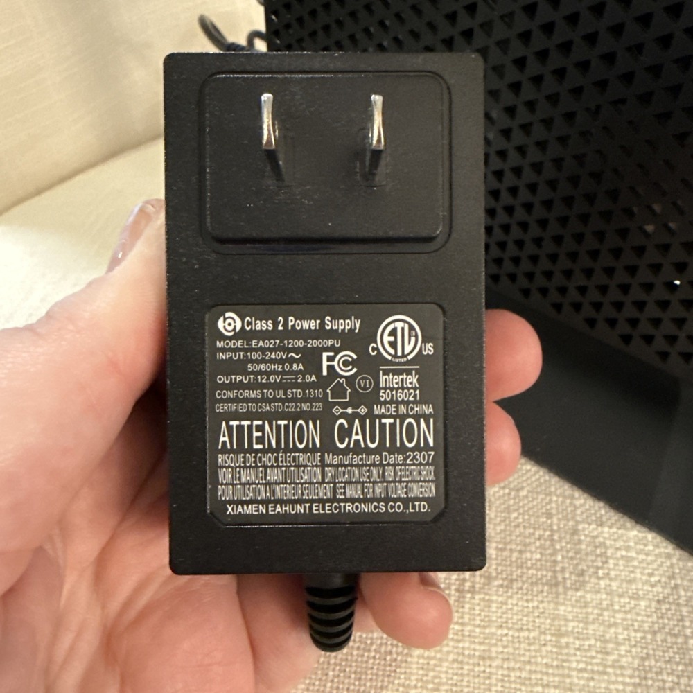 NETGEAR-C7000 - AC1900 Dual-Band Gigabit Cable Modem Wi-Fi Router - Picture 7 of 7